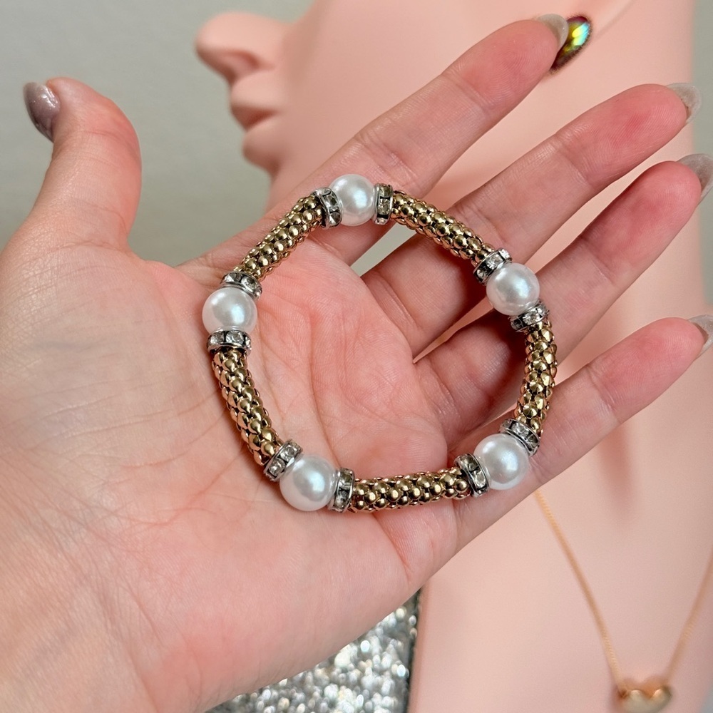⚜️ Gold and Silver Beaded Bracelet - Picture 3 of 7
